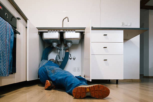Professional Leak Detection technician working in Roslyn, NY